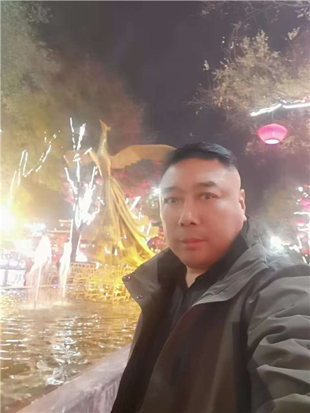 郝江华:爱的走着